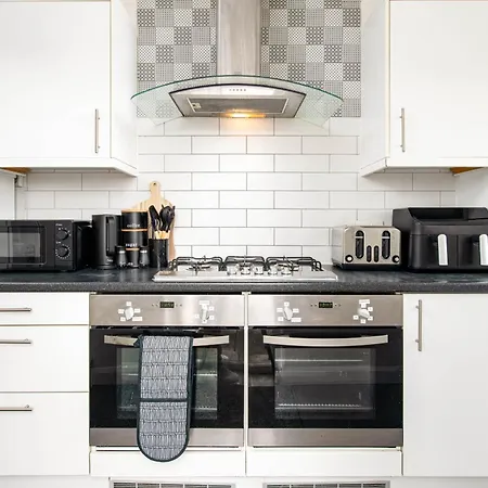 Ferienhaus New-bright & Large Home-families-groups & Business -by Fabaccommodation *