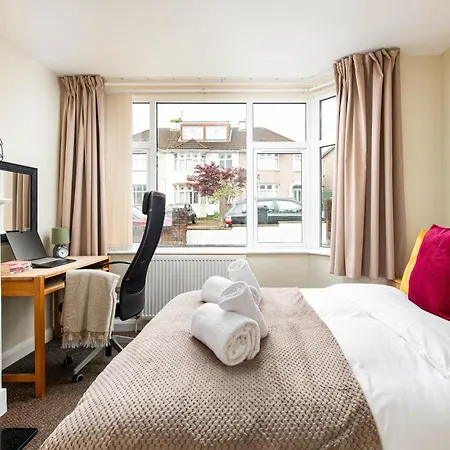 New-bright & Large Home-families-groups & Business -by Fabaccommodation Ferienhaus